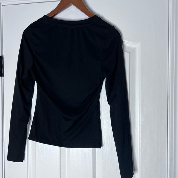 Black V-Neck Long Sleeve Stretch Top - XS - Like New - Picture 4 of 4